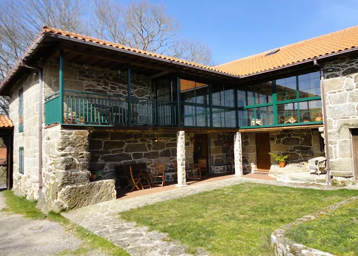 Rectoral De Candas Otel